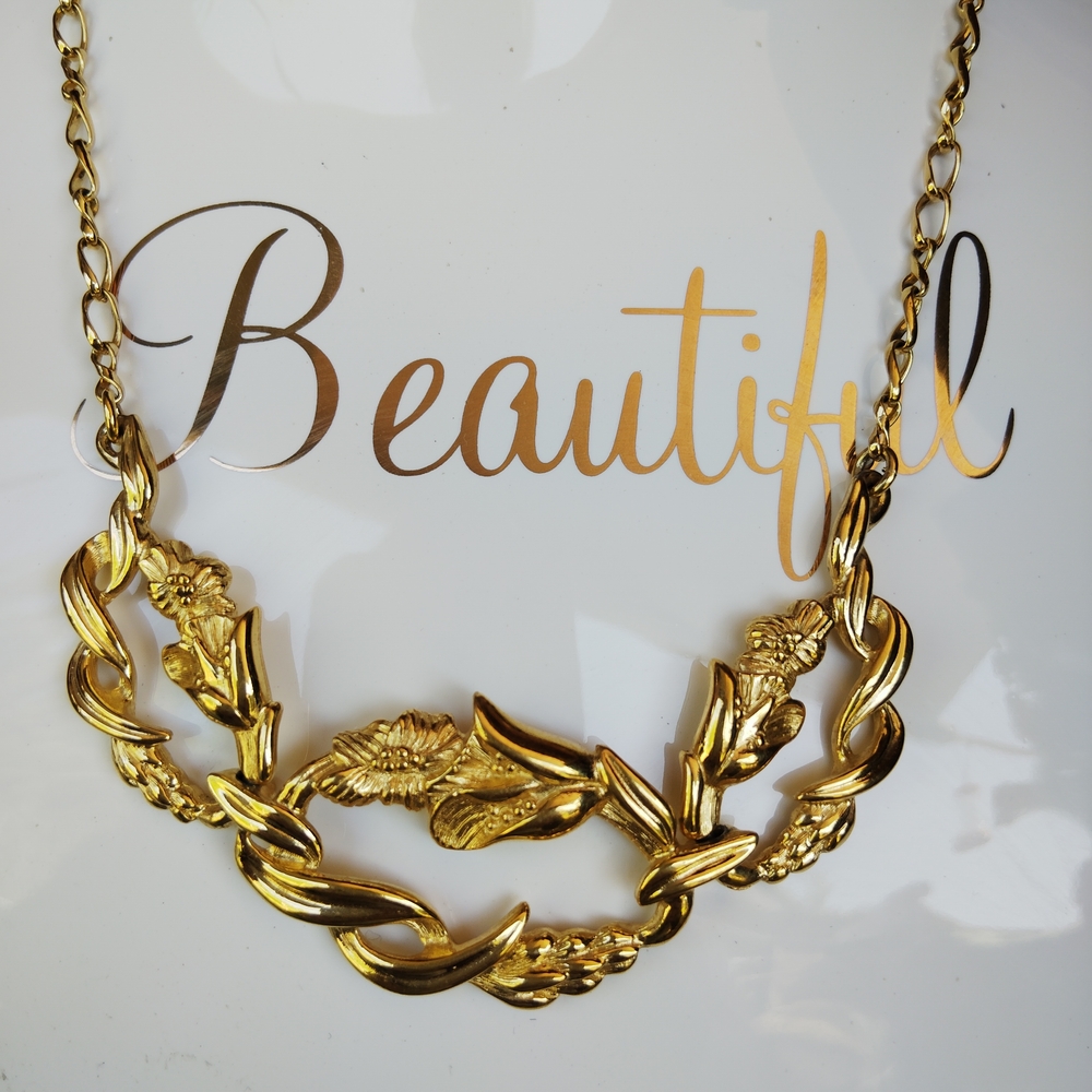 Vintage Elegant Floral Gold Necklace
